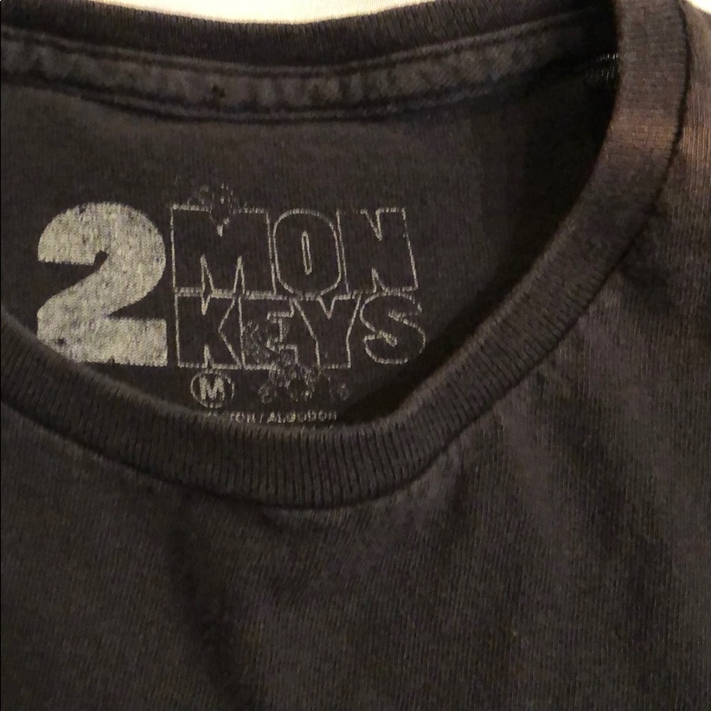 T-Shirt - Picture 5 of 7